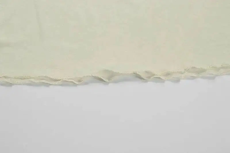 Elegante Vestido de Festa Longo Sexy com Alças Finas Vazadas em Malha e Decote nas Costas - Modelo Feminino Verão 2025