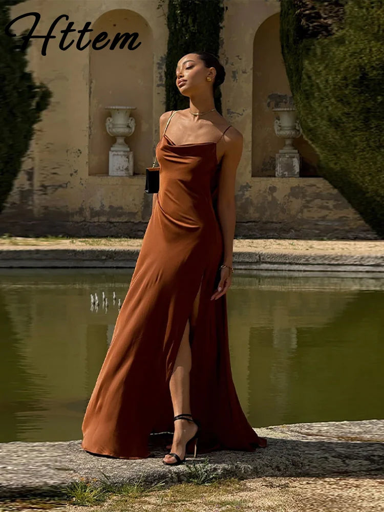 Vestido elegante para mulher com racha, cor sólida, decote quadrado, costas nuas e sem mangas, modelo comprido, ideal para festas e eventos na primavera/verão de 2026.