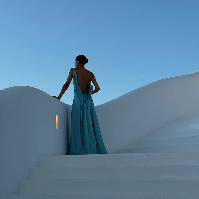 Vestido elegante para mulher com racha, cor sólida, decote quadrado, costas nuas e sem mangas, modelo comprido, ideal para festas e eventos na primavera/verão de 2026.