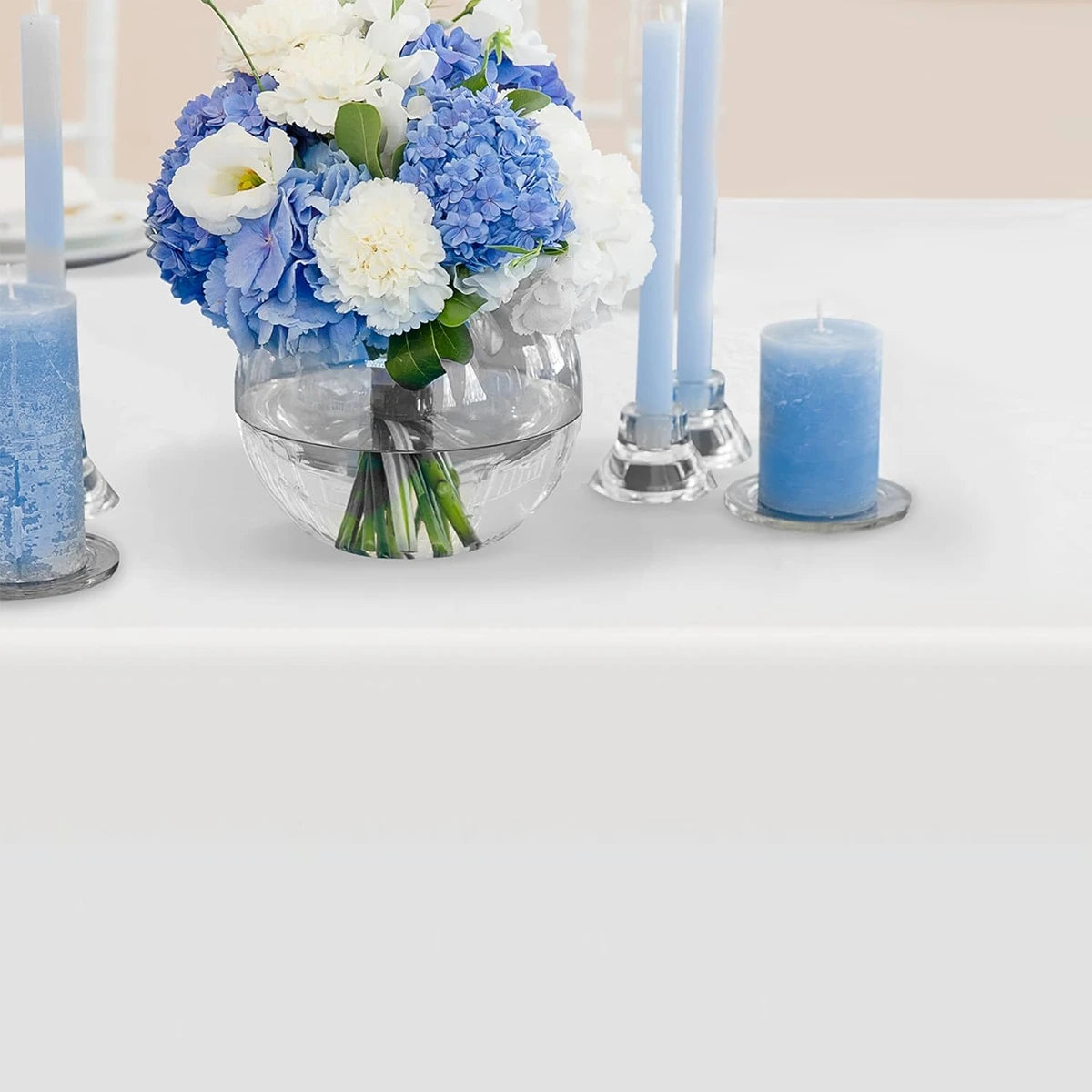 Toalha de mesa descartável em plástico, branca sólida, 183 x 137 cm, ideal para decoração de festas de aniversário, casamentos e mesas de jantar em casa.